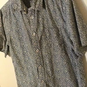 21 men daisy design button up